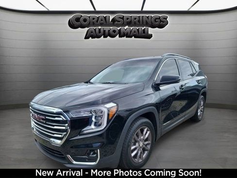 Used 2023 GMC Terrain SLT image 2