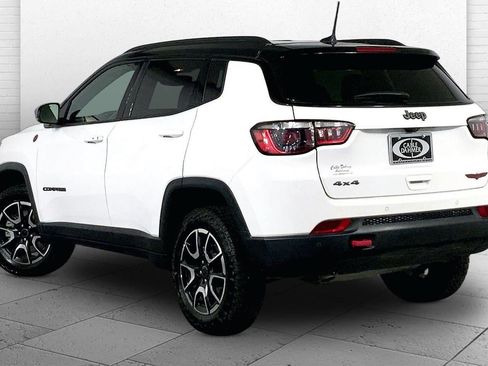Used 2025 Jeep Compass Trailhawk AWD/4WD image 11