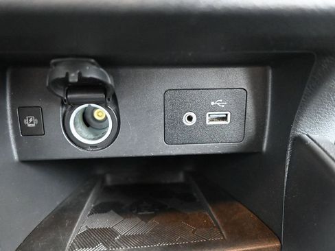 Used 2024 Nissan Versa SV FWD image 21