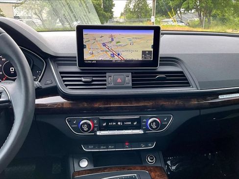 Used 2018 Audi Q5 2.0T Premium Plus w/ Premium Plus Package AWD/4WD image 8