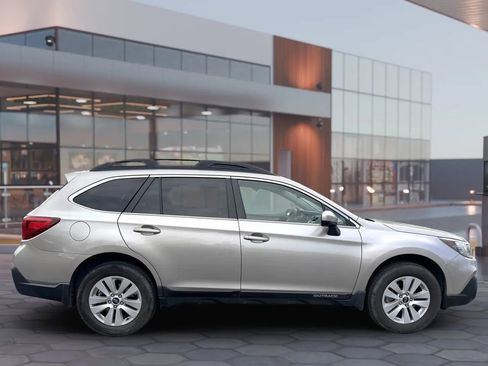 Used 2019 Subaru Outback 2.5i Premium AWD/4WD image 11