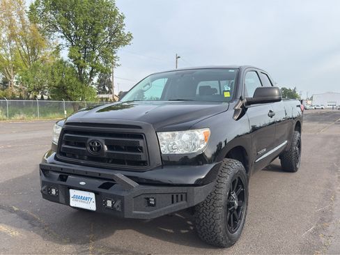Used 2013 Toyota Tundra 4x4 Double Cab w/ Tow Pkg image 4