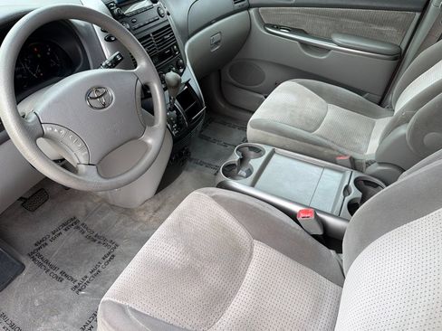 Used 2008 Toyota Sienna LE FWD image 10