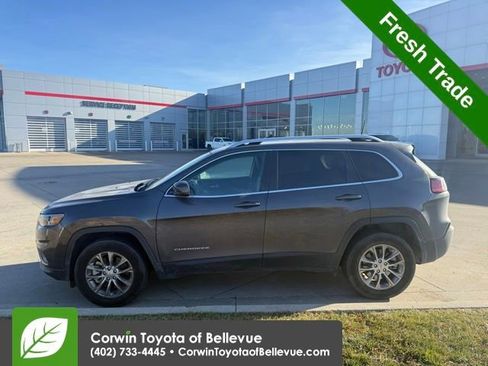 Used 2021 Jeep Cherokee Latitude Lux w/ Mopar Interior Package image 7