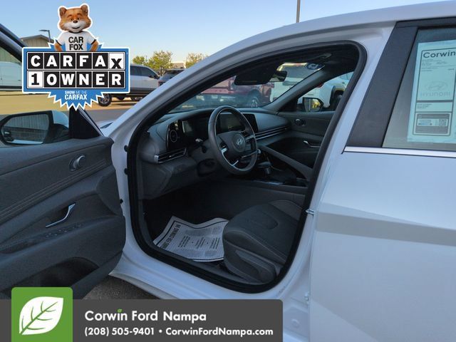 Used 2025 Hyundai Elantra SEL FWD image 9