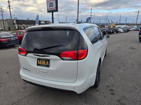 Used 2020 Chrysler Pacifica Touring w/ Advanced Safetytec Group FWD image 5