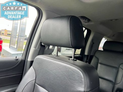 Used 2020 GMC Yukon SLT w/ Premium Edition AWD/4WD image 18