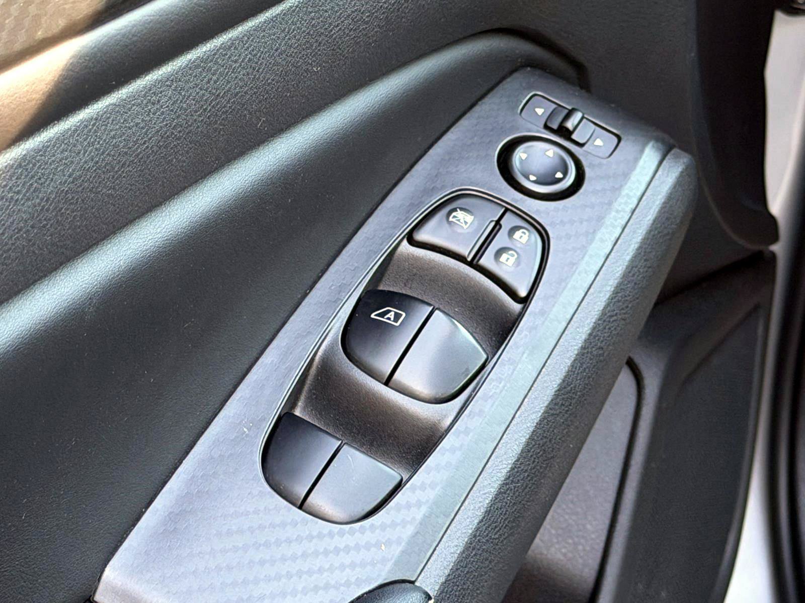 Used 2024 Nissan Altima 2.5 SV FWD image 14