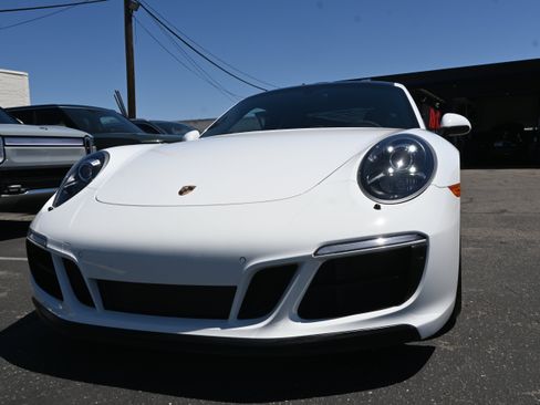 Used 2018 Porsche 911 GT3 RS image 5