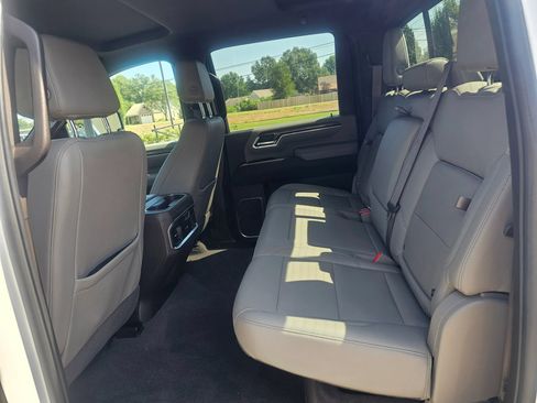 Used 2024 Chevrolet Silverado 2500 LTZ w/ LTZ Convenience Package AWD/4WD image 12
