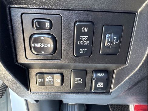 Used 2018 Toyota Tundra SR5 w/ TRD Sport Package AWD/4WD image 38