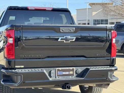 Used 2025 Chevrolet Silverado 1500 Custom w/ Turbomax Blackout Package image 8