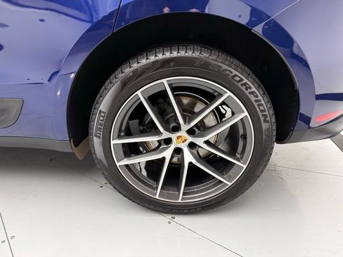 Used 2025 Porsche Macan image 44