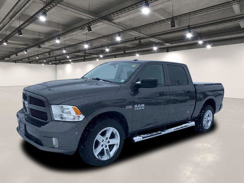 Used 2017 RAM 1500 Express w/ Express Value Package image 2