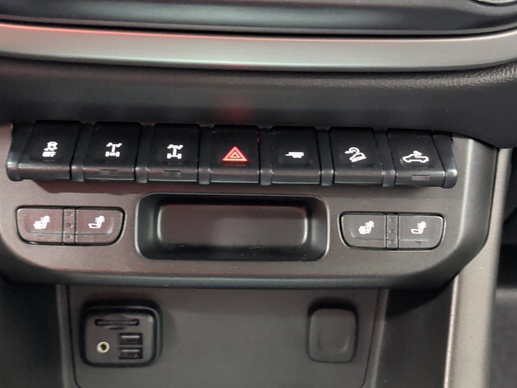 Used 2022 Chevrolet Colorado ZR2 w/ ZR2 Midnight Special Edition AWD/4WD image 18