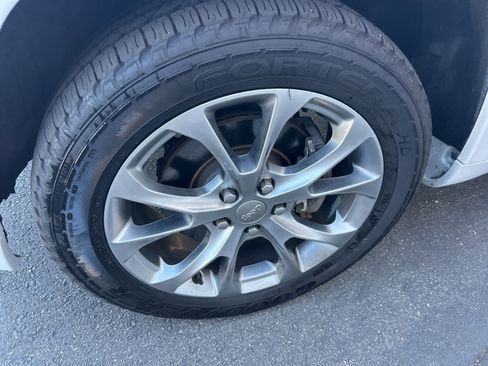 Used 2019 Jeep Grand Cherokee Summit image 11