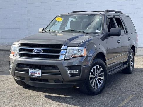 Used 2017 Ford Expedition XLT image 32