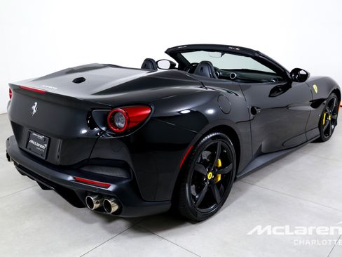 Used 2019 Ferrari Portofino RWD image 9