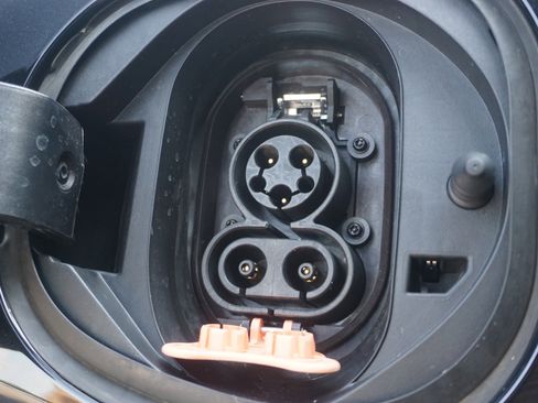 Used 2020 Chevrolet Bolt LT image 36