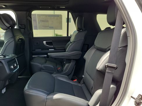 New 2027 Ford Expedition Platinum w/ Stealth Appearance Package RWD image 11