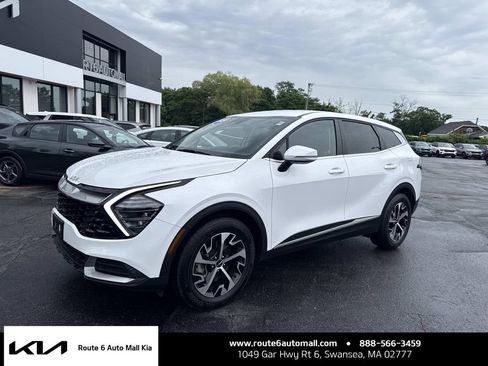 Used 2025 Kia Sportage EX FWD image 1