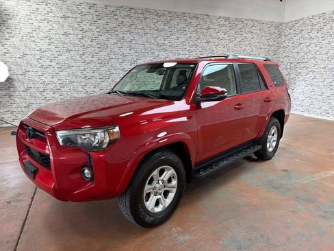 Used 2022 Toyota 4Runner SR5 Premium w/ Moonroof Package RWD image 3