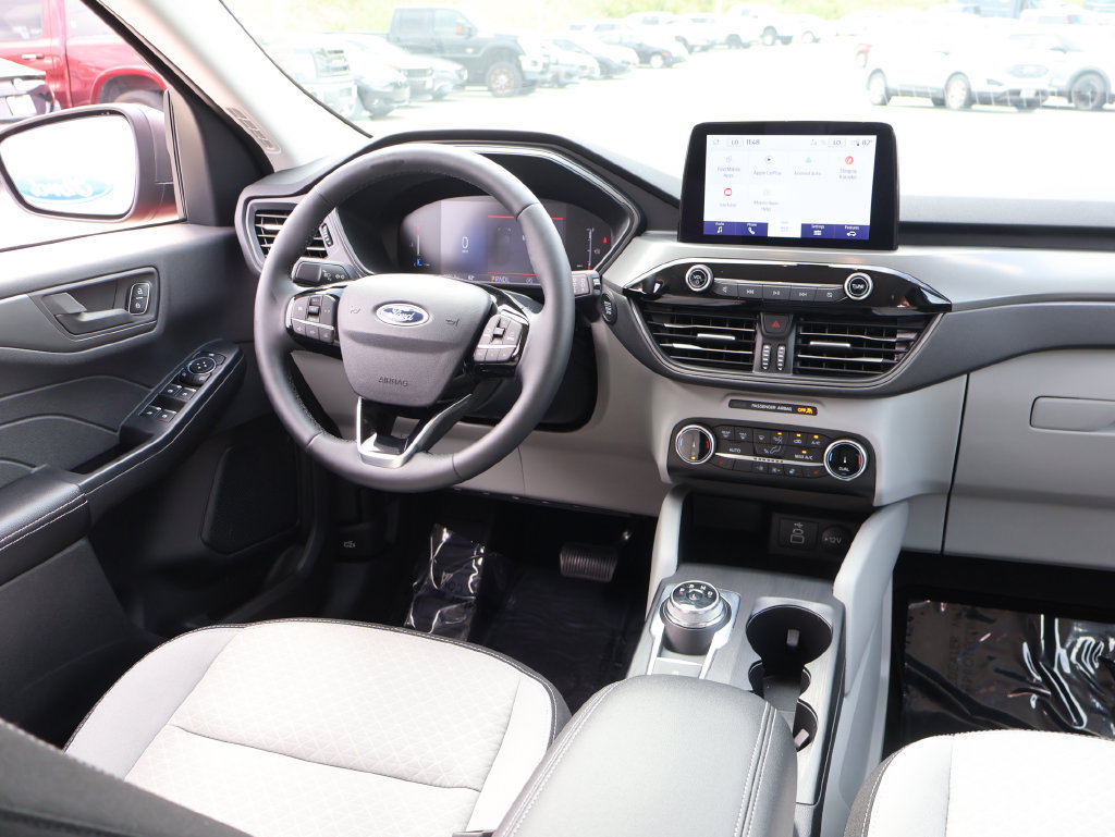 Certified 2025 Ford Escape Active w/ Cold Weather Package FWD image 13