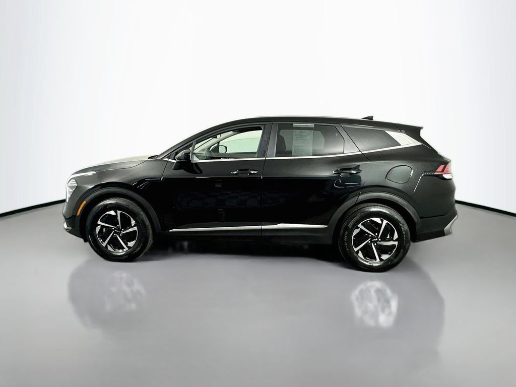 Used 2025 Kia Sportage LX FWD image 5