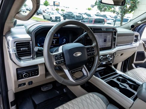 Used 2025 Ford F350 Platinum w/ Platinum Plus Package image 17