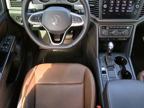 Used 2021 Volkswagen Atlas SE image 16