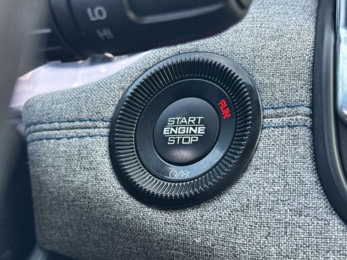 Used 2024 Jeep Compass Latitude image 33