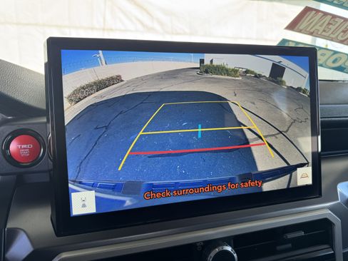 Used 2025 Toyota Tacoma TRD Sport image 31