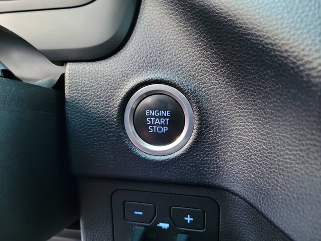 Used 2023 Toyota Tundra SR5 w/ SR5 Convenience Package AWD/4WD image 33