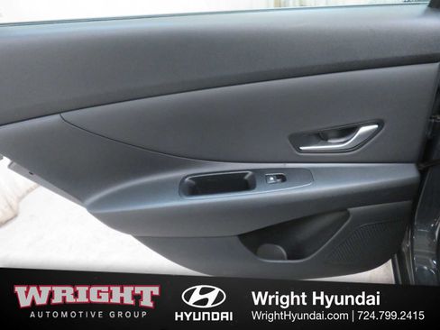 Certified 2025 Hyundai Elantra SEL image 12