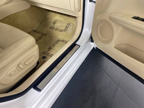 Used 2015 Lexus ES 350 w/ Premium Package FWD image 33