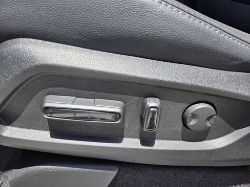 Certified 2025 Honda Pilot EX-L image 10