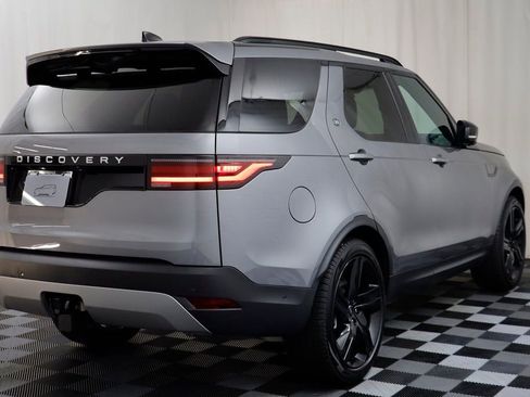 New 2025 Land Rover Discovery S AWD/4WD image 19