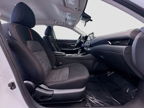 Used 2025 Nissan Sentra SR FWD image 18