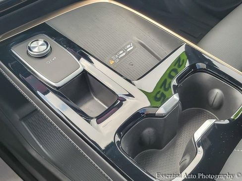 Used 2025 Buick Enclave Avenir w/ Super Cruise Package image 19