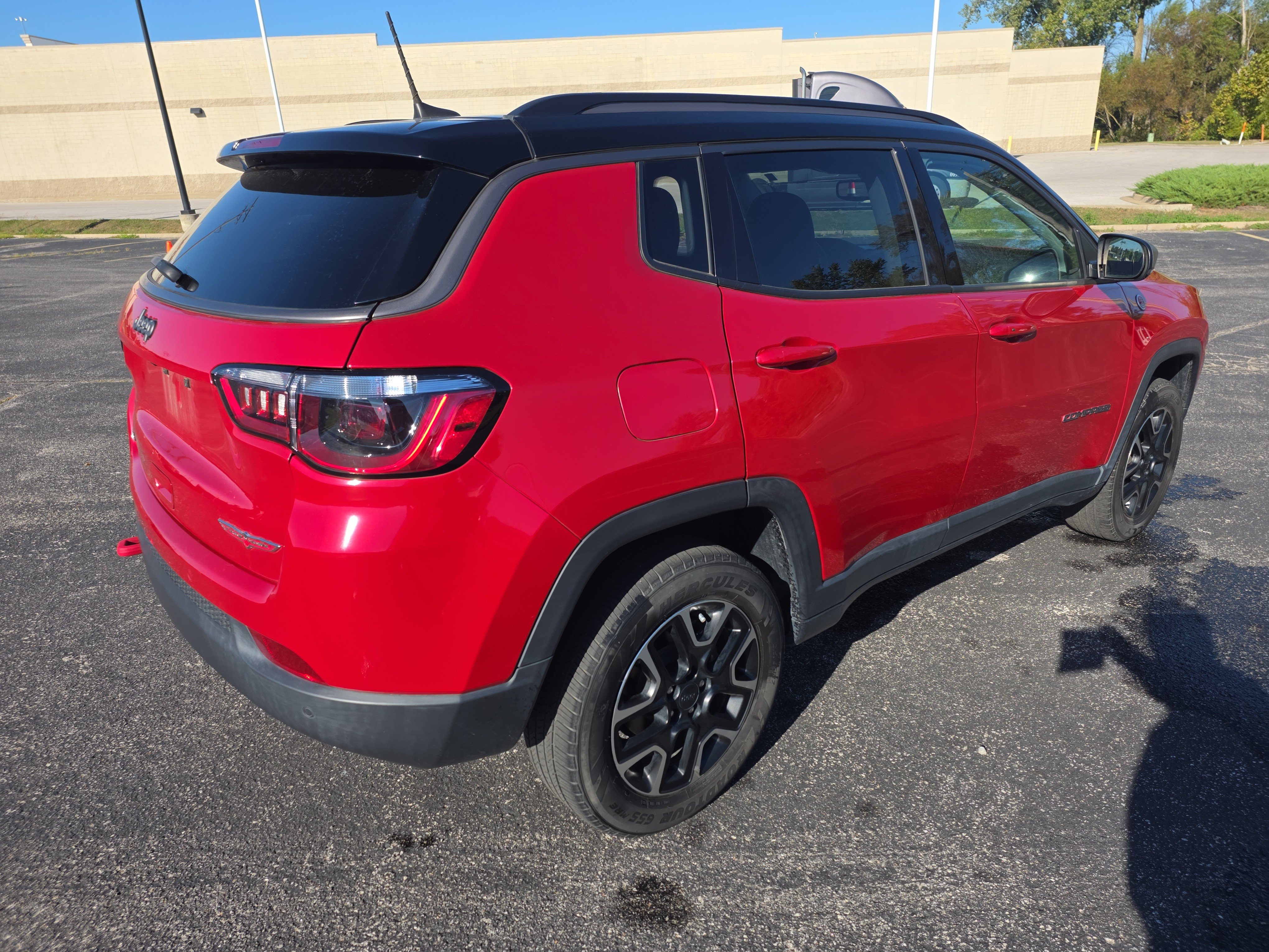 Used 2021 Jeep Compass Trailhawk AWD/4WD image 4