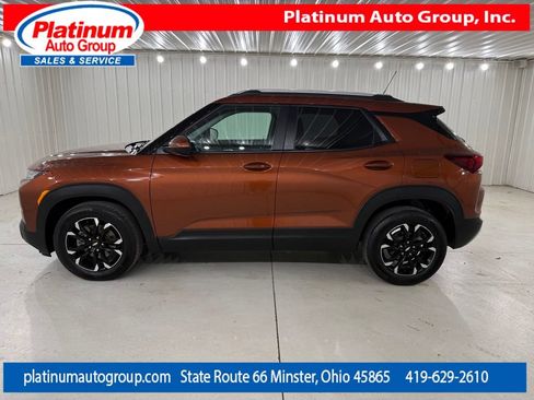 Used 2021 Chevrolet TrailBlazer LT FWD image 2
