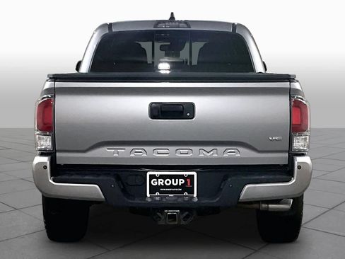 Used 2021 Toyota Tacoma TRD Sport w/ TRD Premium Sport Package AWD/4WD image 4
