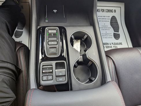 Certified 2025 Honda Pilot Black Edition image 20