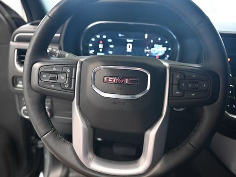 Used 2024 GMC Yukon SLT w/ SLT Luxury Package AWD/4WD image 22