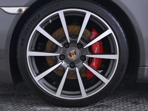 Used 2014 Porsche 911 Carrera 4S image 14