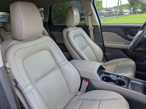 Used 2023 Lincoln Corsair Reserve AWD/4WD image 36