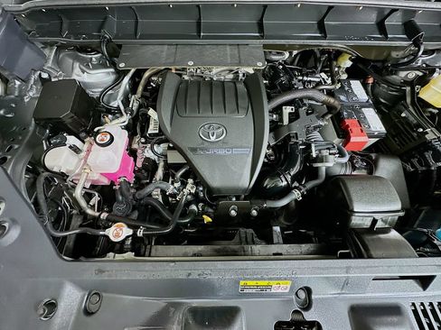 Certified 2025 Toyota Highlander Platinum AWD/4WD image 32