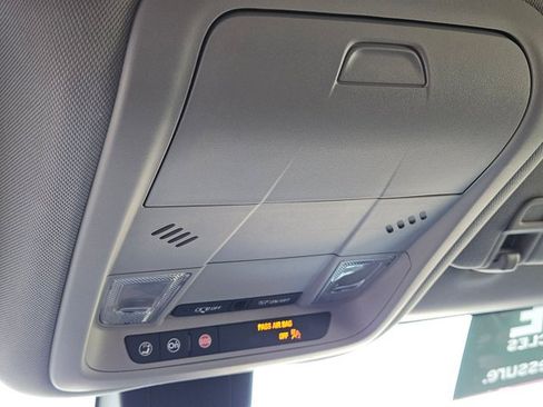 Used 2022 GMC Terrain SLE w/ Driver Convenience Package FWD image 20