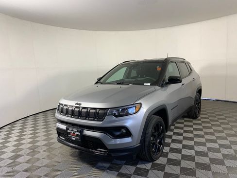 Used 2022 Jeep Compass Latitude AWD/4WD image 5