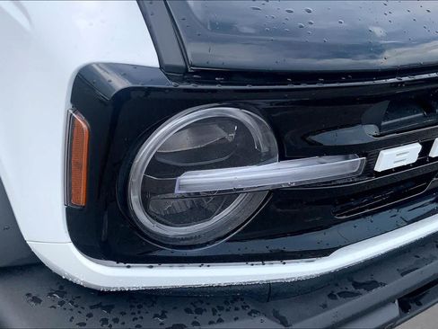 Certified 2025 Ford Bronco Outer Banks w/ Sasquatch Package AWD/4WD image 28